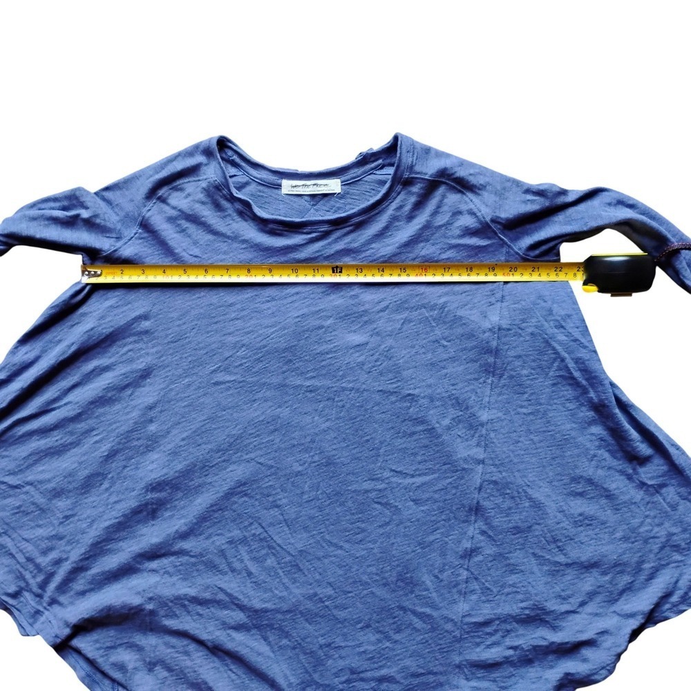 We The Free Long Sleeve Top Relaxed Tunic Tee XS Blue Asymmetrical Hem Runs Big - Picture 3 of 4